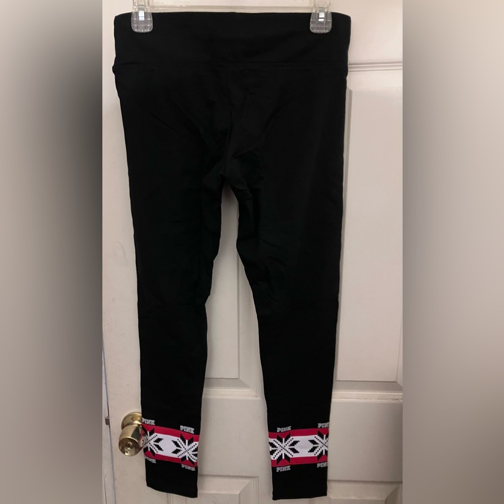 NWT Victoria’s Secret PINK Black w/ Snowflakes Straight Yoga Legging Medium